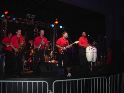 Real Weddings: Seely + Bo | Evolution Party Band | Roaring Gap Club
